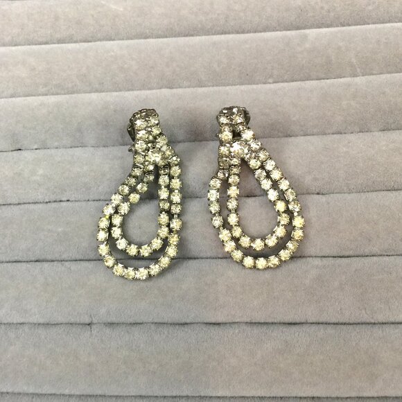 Vintage Silver tone Rhinestone Dangle Drop Clip on Glam Earrings - Picture 6 of 6